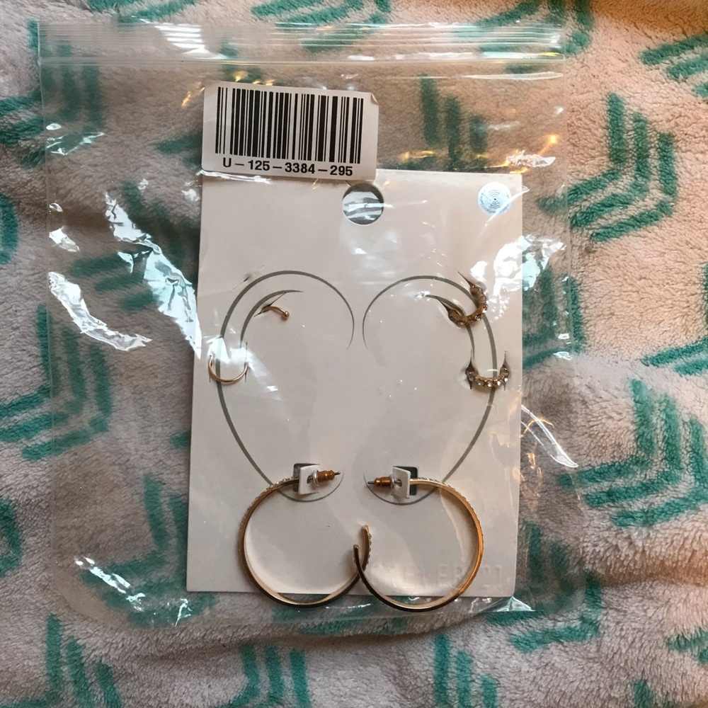 Gold Rinestone Earrings Set